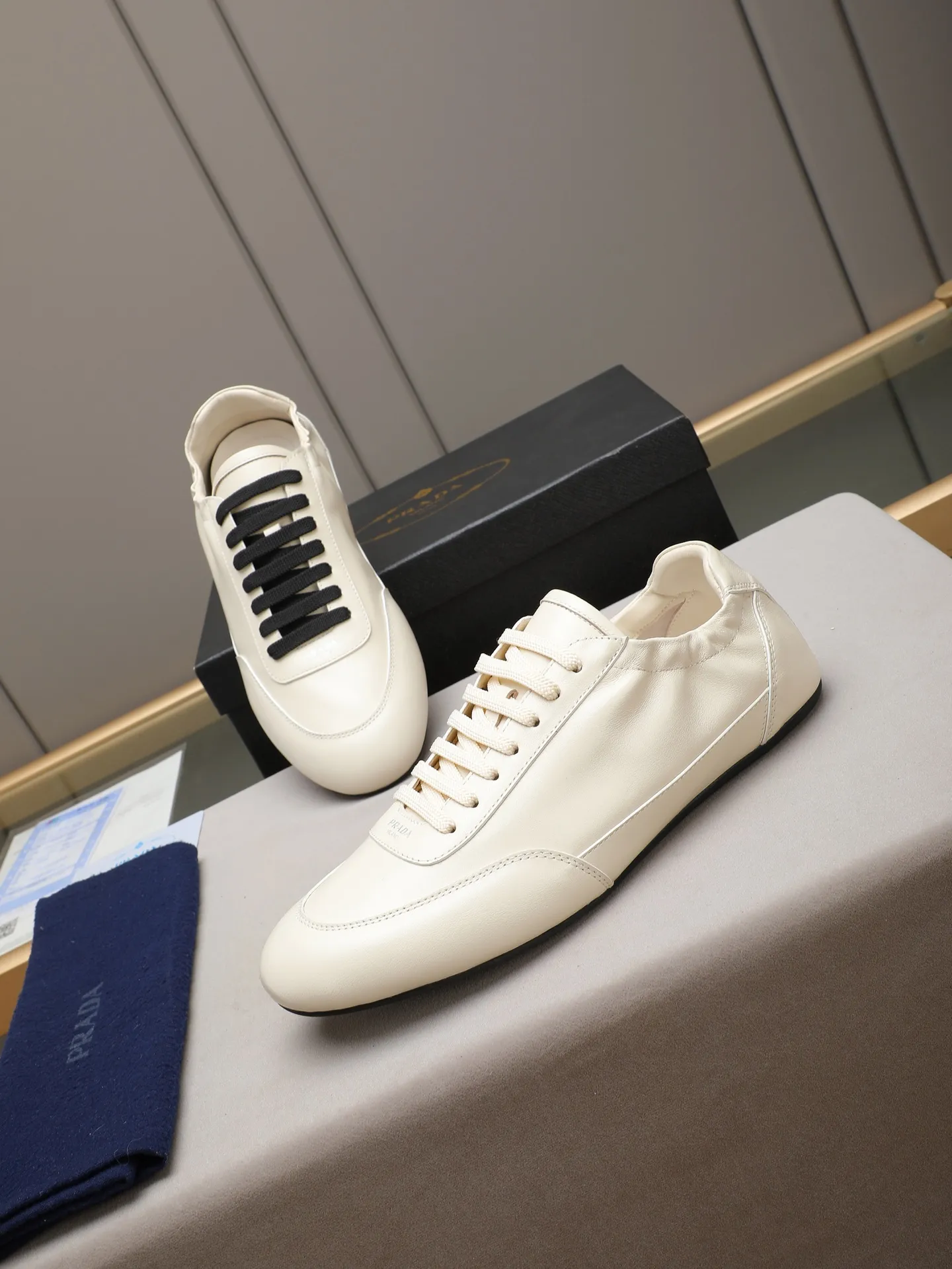 Men's shoes 💰520 PRADA, original version developed 1:1. Fabric sheepskin ➕Imported water-dyed sheep lining, rubber outsole, code number 38 to 44 (45 customized)